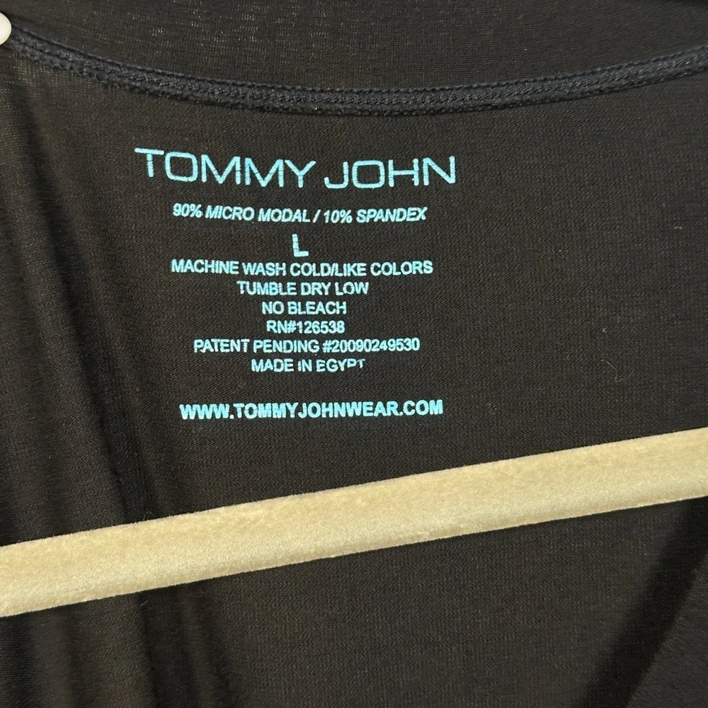 Tommy John men’s essential v neck modal stretch tee relaxed fit L black - Picture 3 of 7